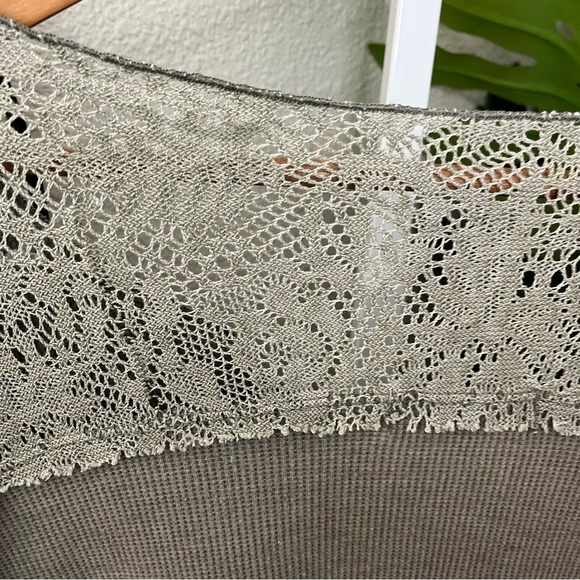 ✨ Knox Rose Crochet Shoulder Thermal XL | Lightweight Boho Long Sleeve Pullover - Picture 5 of 5